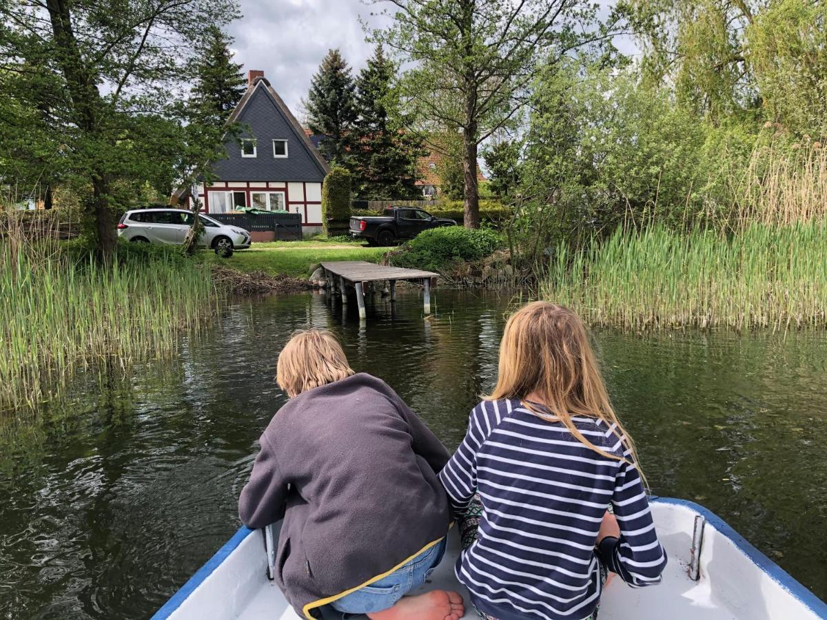 Haus Am See Mit Steg, Boot, Kamin Und Sauna - Mecklenburgische Seenplatte Βίλα Blankensee  Εξωτερικό φωτογραφία