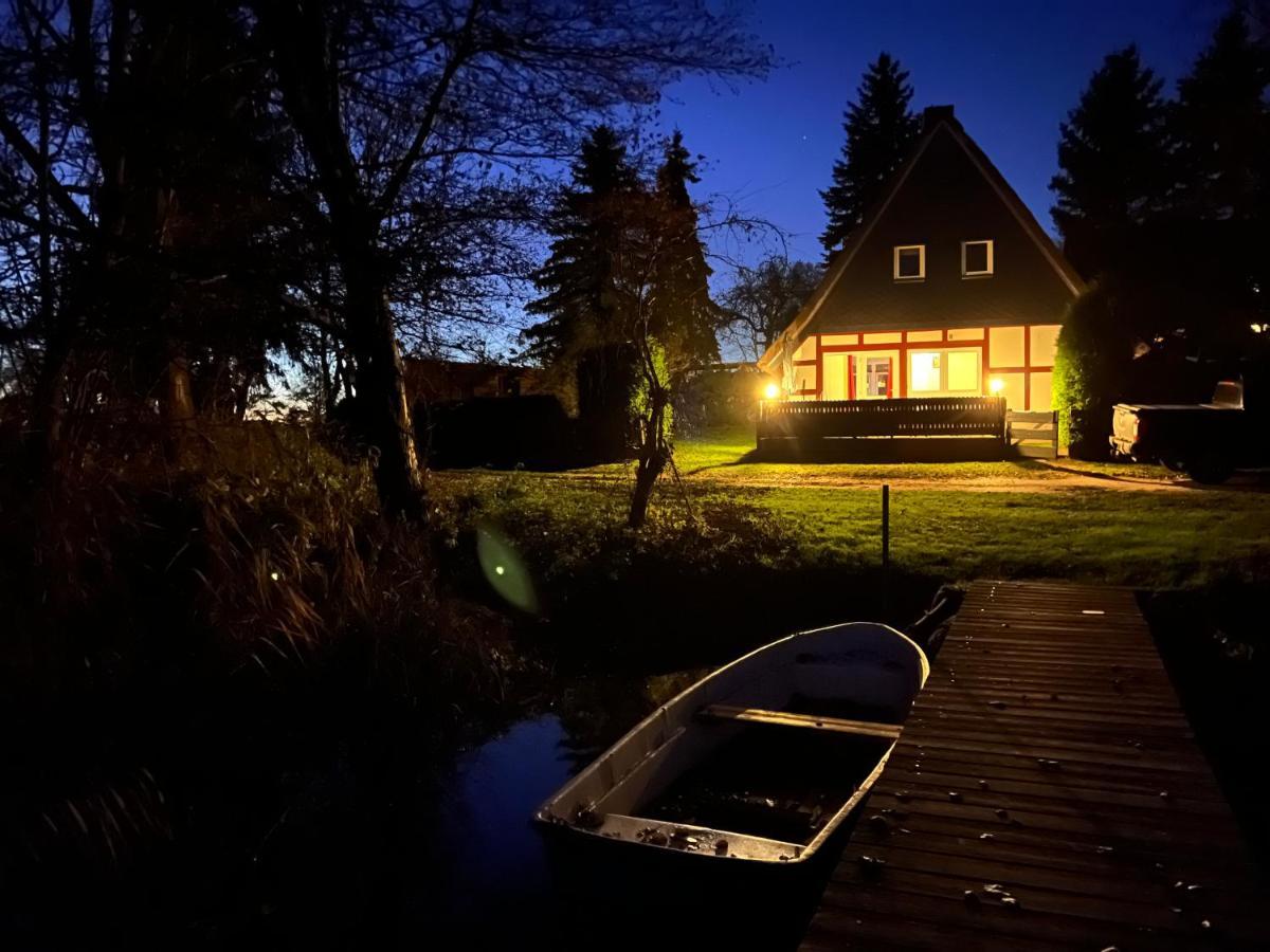 Haus Am See Mit Steg, Boot, Kamin Und Sauna - Mecklenburgische Seenplatte Βίλα Blankensee  Εξωτερικό φωτογραφία